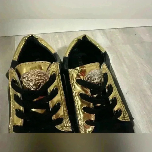 5. Versace sneakers boys shoes Leather Embossing Design Black Gold Metal Low Cut - Picture 9 of 14